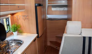 Lej autocamper med tre dobbeltsenge Lej autocamper med tre dobbeltsenge